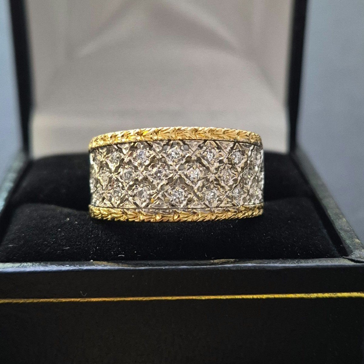 Two-tone Lace Ring With Diamonds From The 90s-photo-3