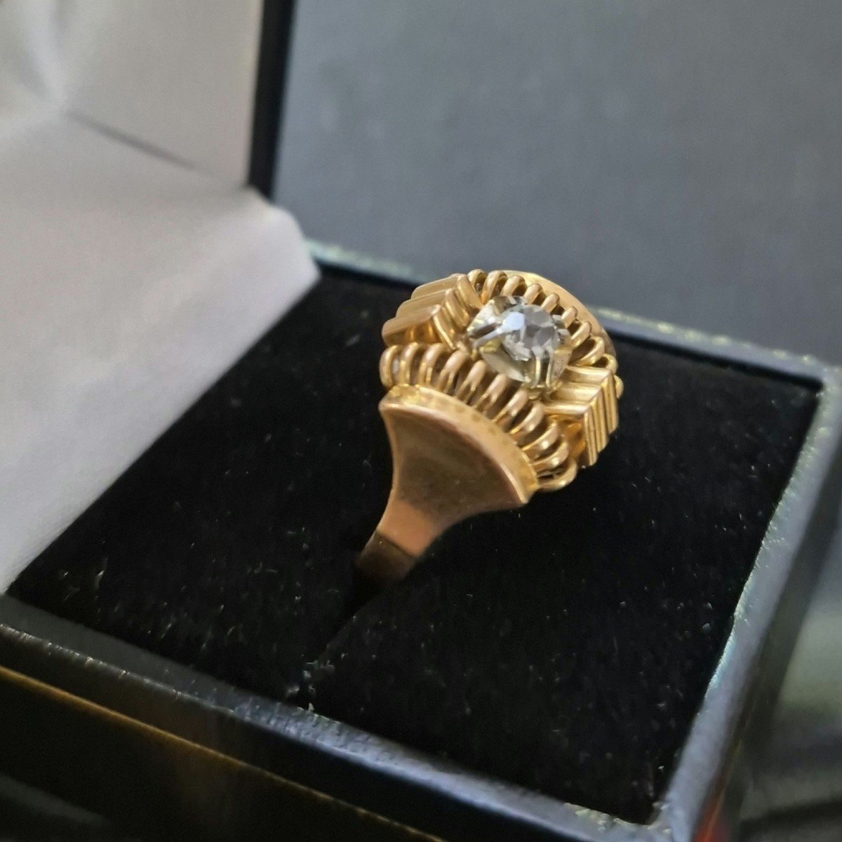 Pretty Tank Ring In Yellow Gold And Diamond-photo-1