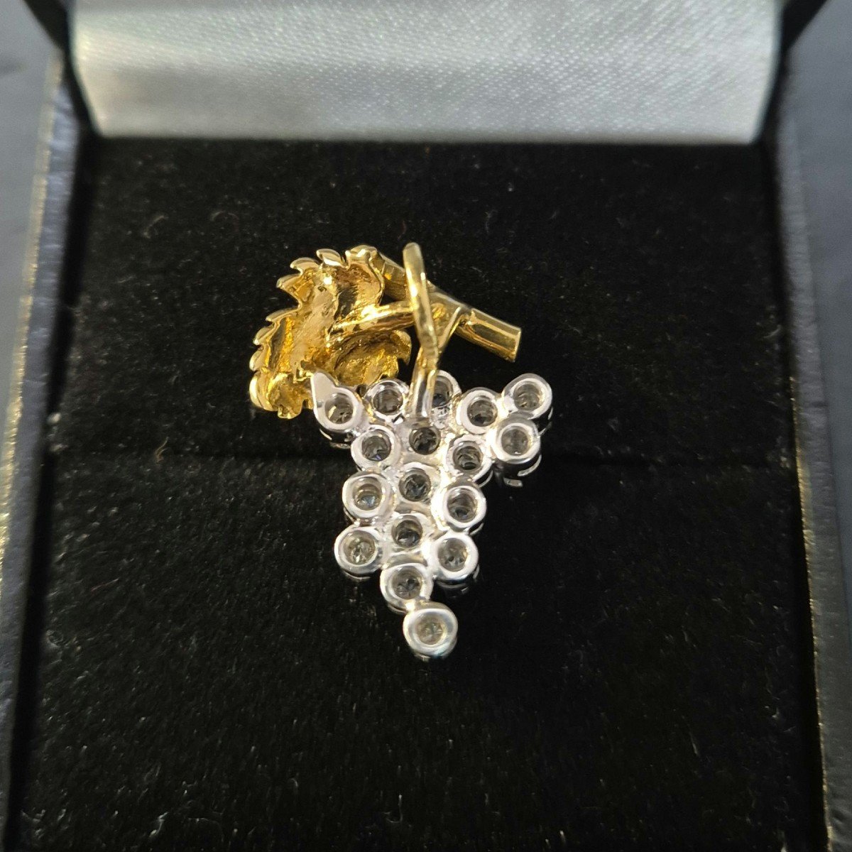 70s Yellow Gold Diamond Grape Cluster Pendant-photo-4