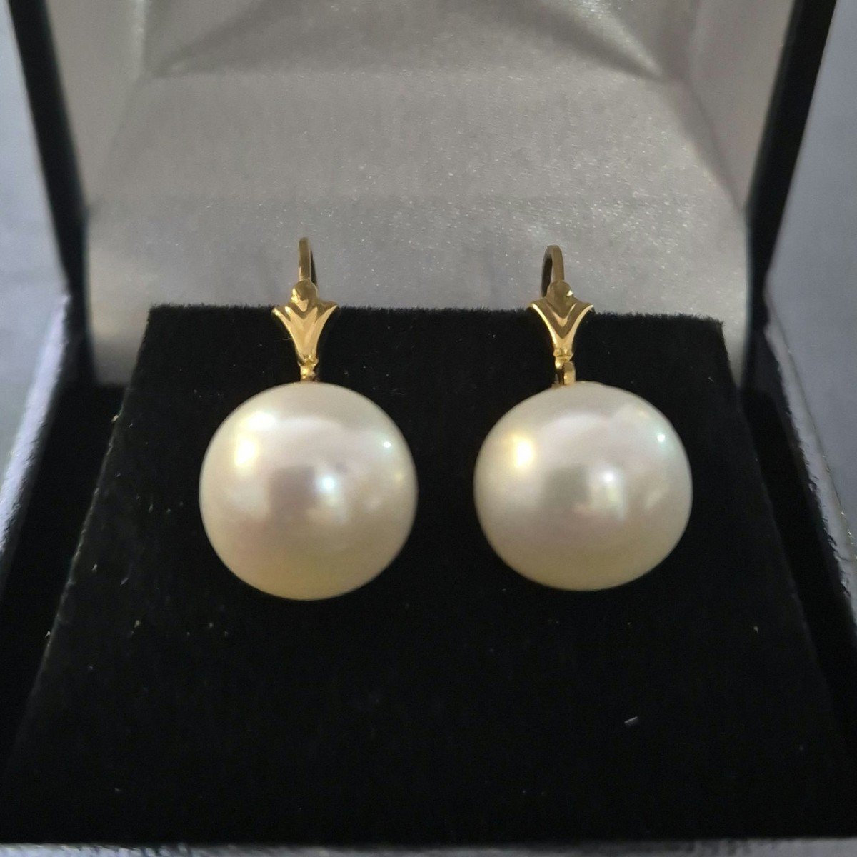 A Pair Of Yellow Gold Pearl Sleepers-photo-2