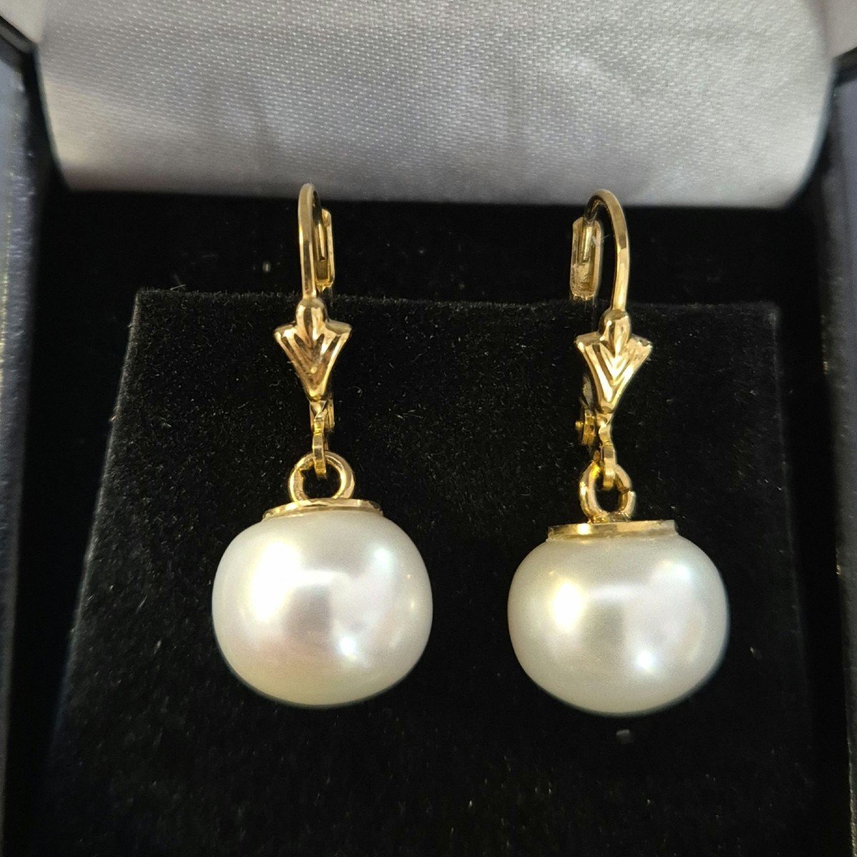 A Pair Of Yellow Gold Pearl Sleepers-photo-3