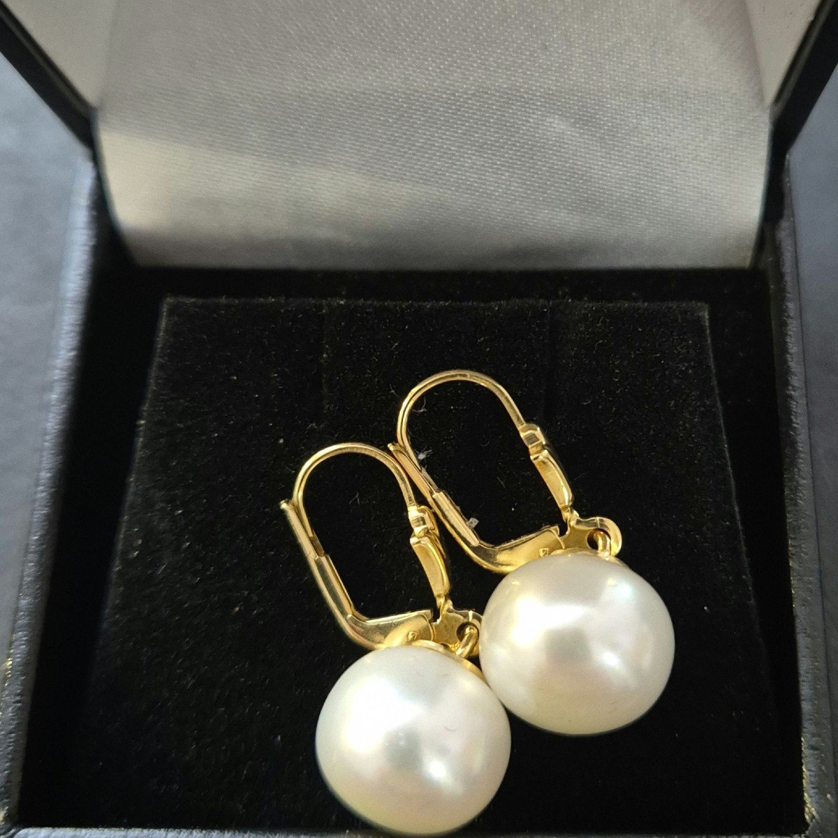 A Pair Of Yellow Gold Pearl Sleepers-photo-4