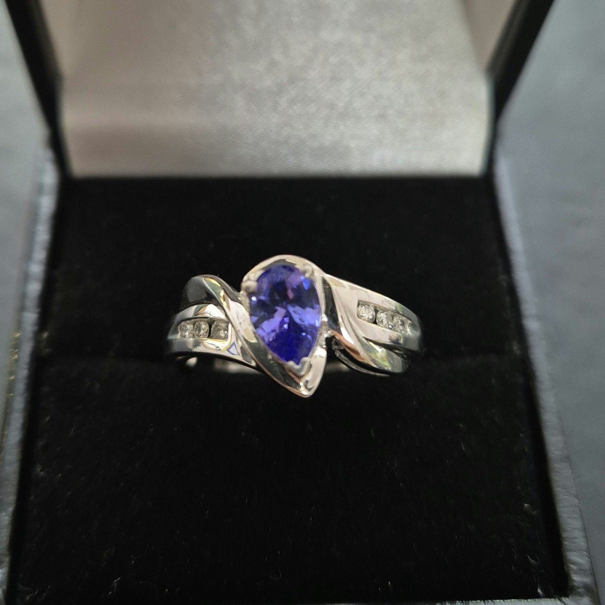 Bague Or Gris Tanzanite Diamants