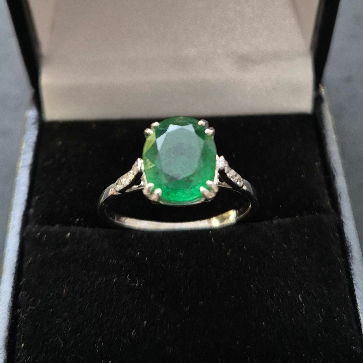 A White Gold Emerald Diamond Ring