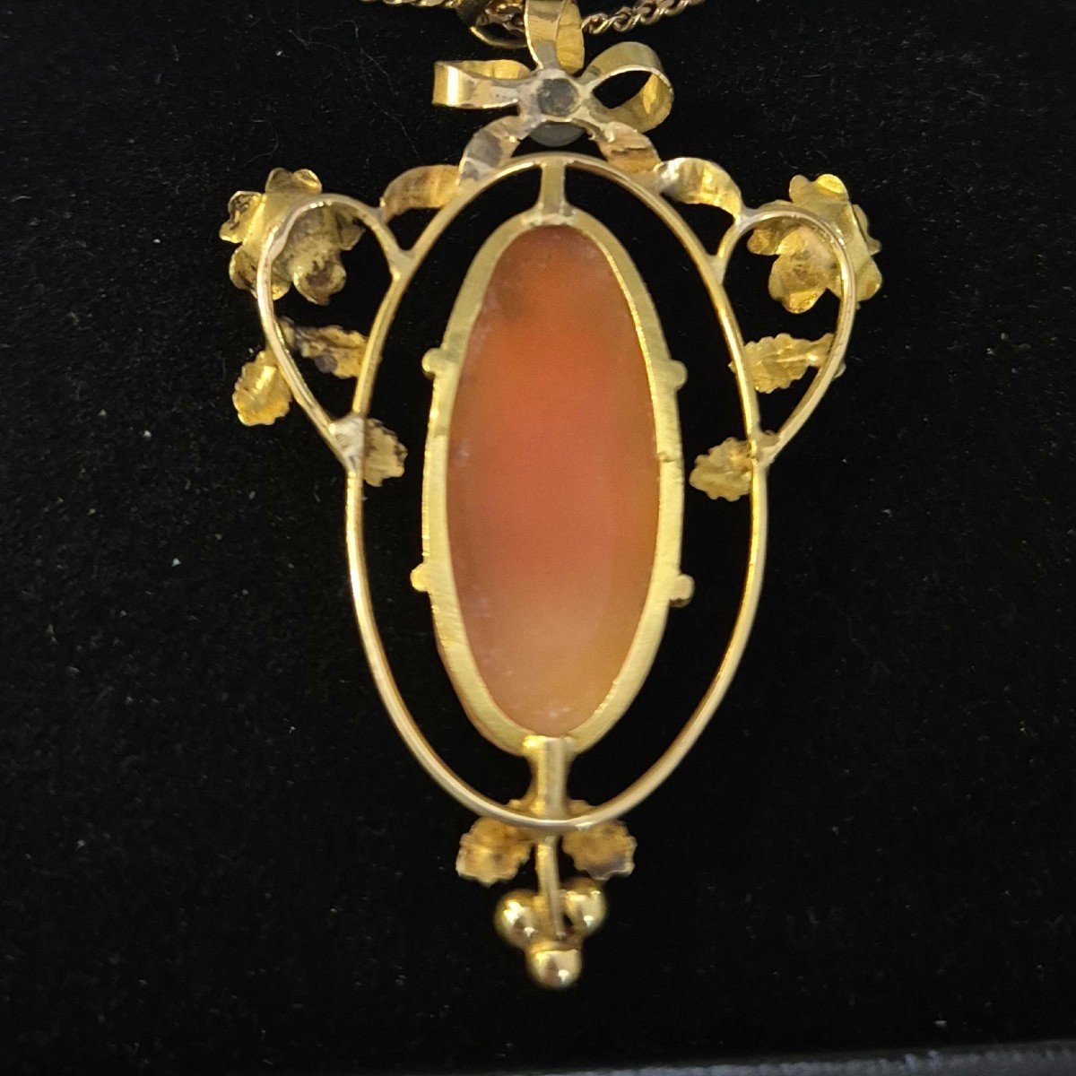 Antique Gold And Cameo Pendant -photo-3