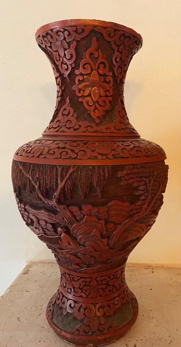 Vase Balustre en laque cinabre, -chine XIX ème Siècl.e 