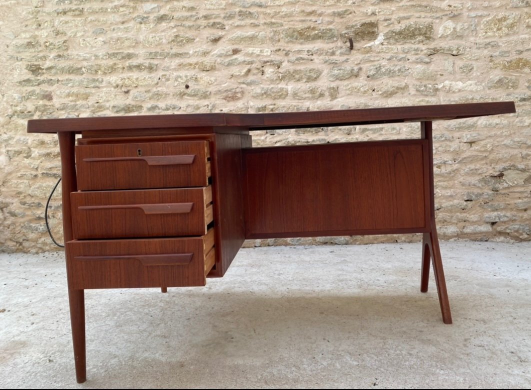 Peter Lovig Nielsen (designer Danois, Né En 1925). Petit Bureau Boomerang