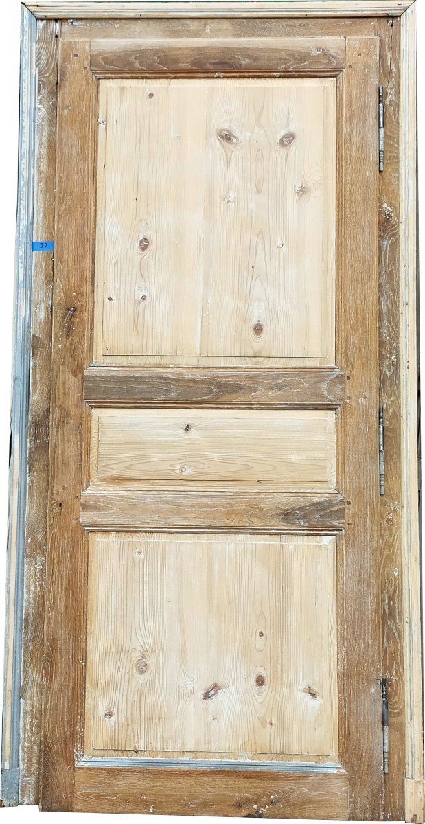 Seven Similar Old Doors, 18th Century Oak Woodwork With Their Frame-photo-2