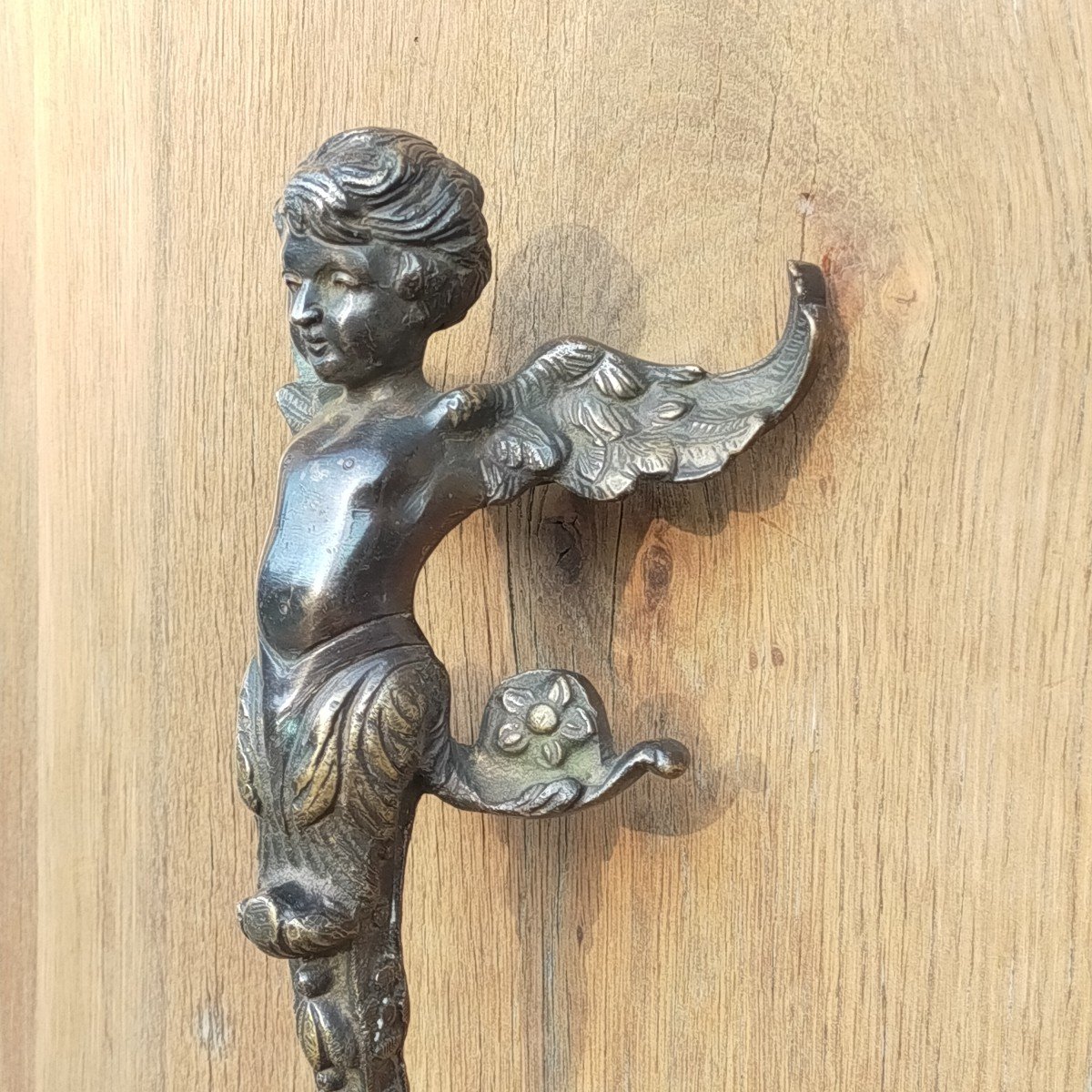 Paire d'Anciennes Poignées De Tirage De Portes Ange Chérubin Putti Chêne Ferronneries-photo-1