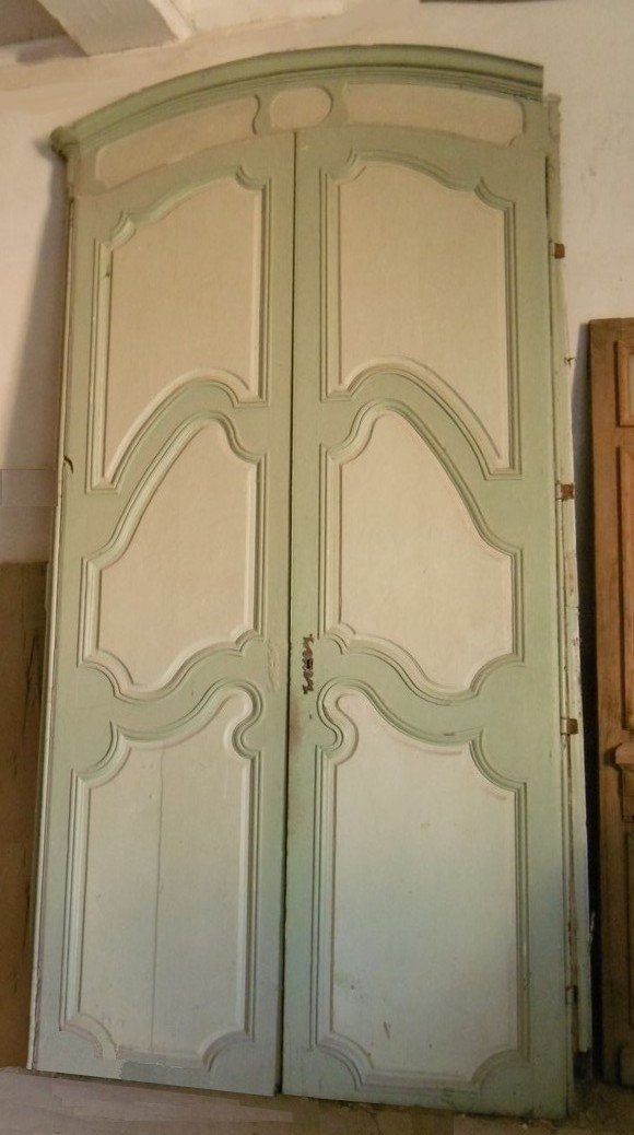 Large Antique Arched Cupboard Doors From The 18th Century Complete With Their Woodwork Frame -photo-1