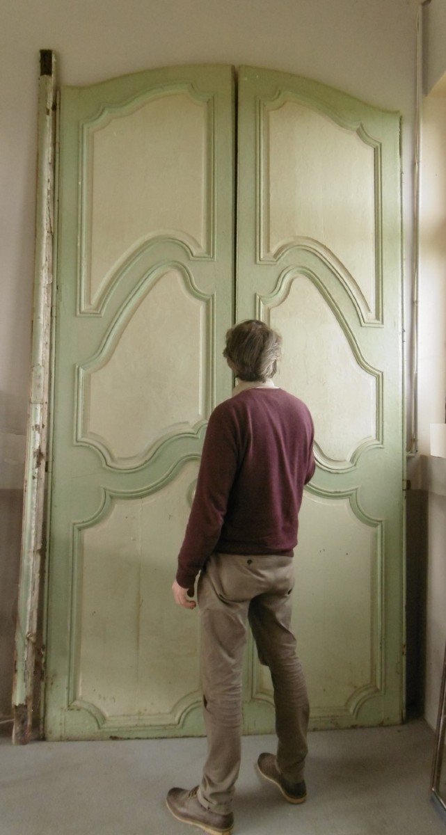 Large Antique Arched Cupboard Doors From The 18th Century Complete With Their Woodwork Frame -photo-2