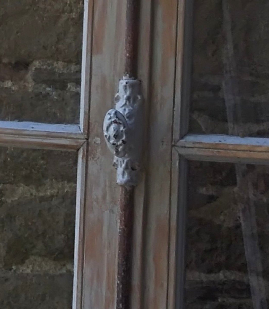 Two Old 19th Century Oak Windows Complete With Frame And Ironwork Doors-photo-4