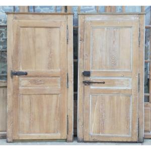 Two Doors XVIIIth Century In Oak Complete Frame Cornice