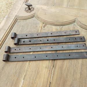 Lot Of 18 Antique Hand-forged Hinges From The 18th Century For Doors Or Shutters