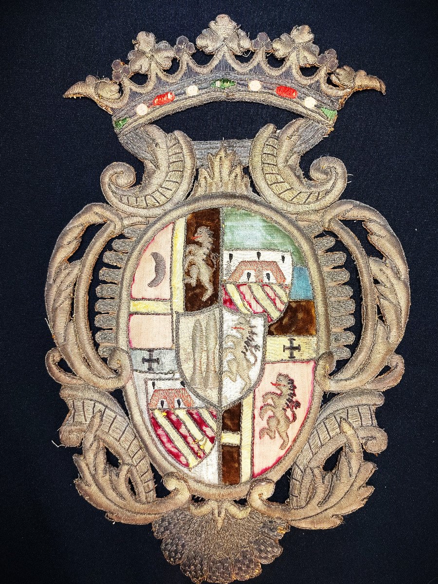 Noblesse Napolitaine : Blason Tissu Brodé Fin 17e Siècle-photo-8