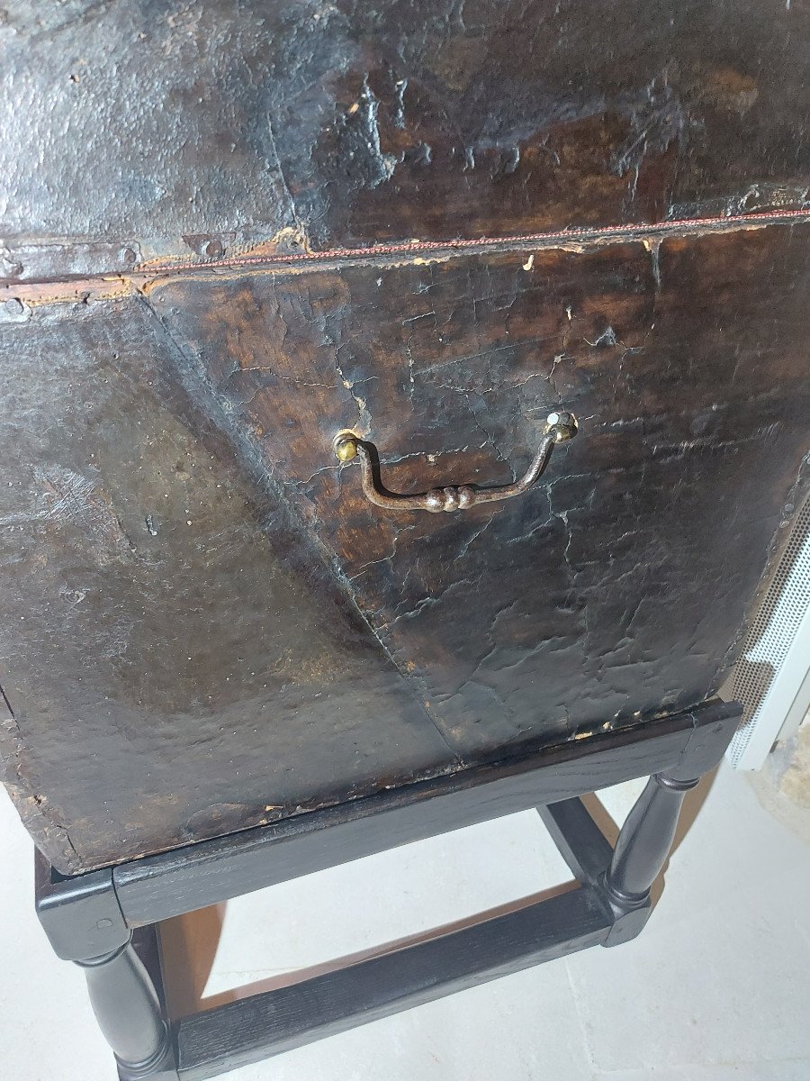 Studded Leather Coach Trunk Late 17th-early 18th Century-photo-3