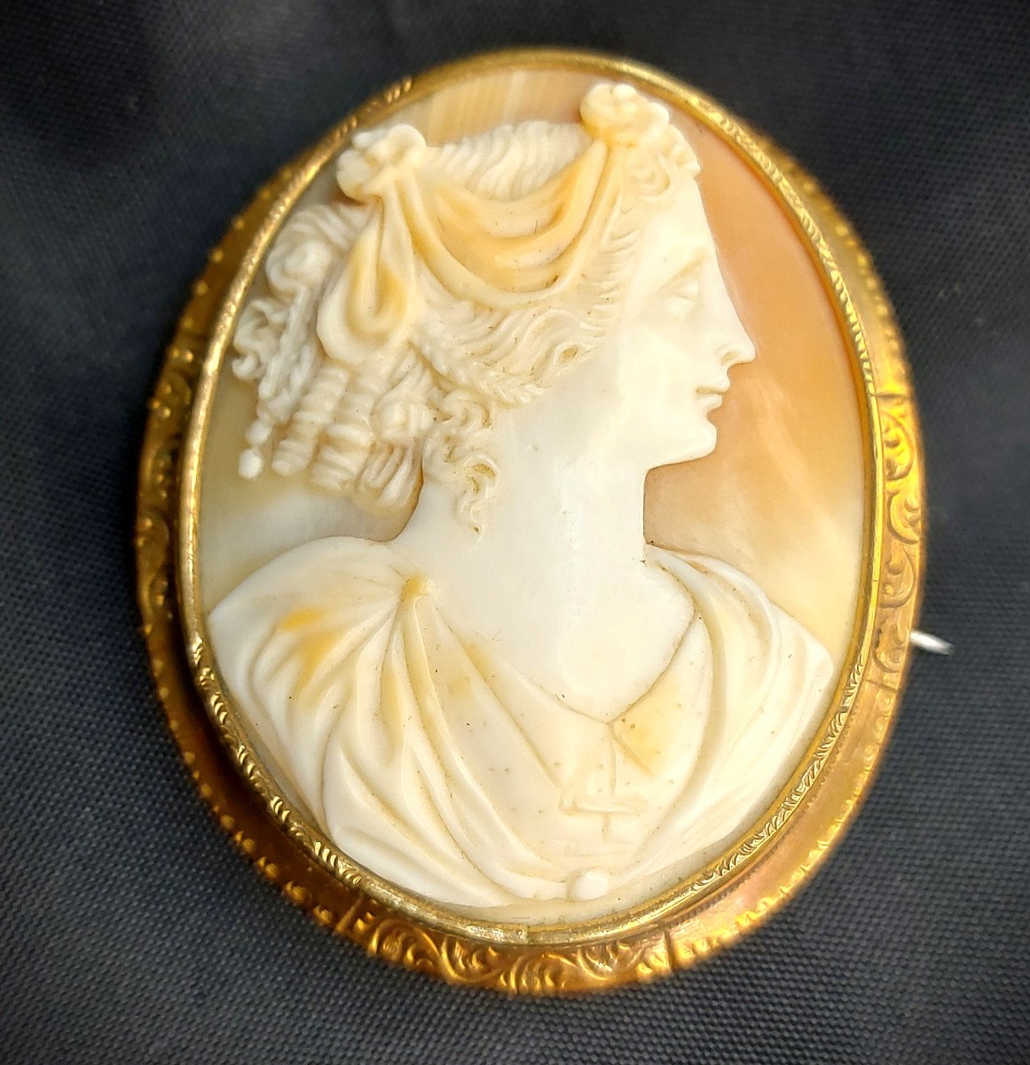 Shell Cameo On Brooch-photo-2