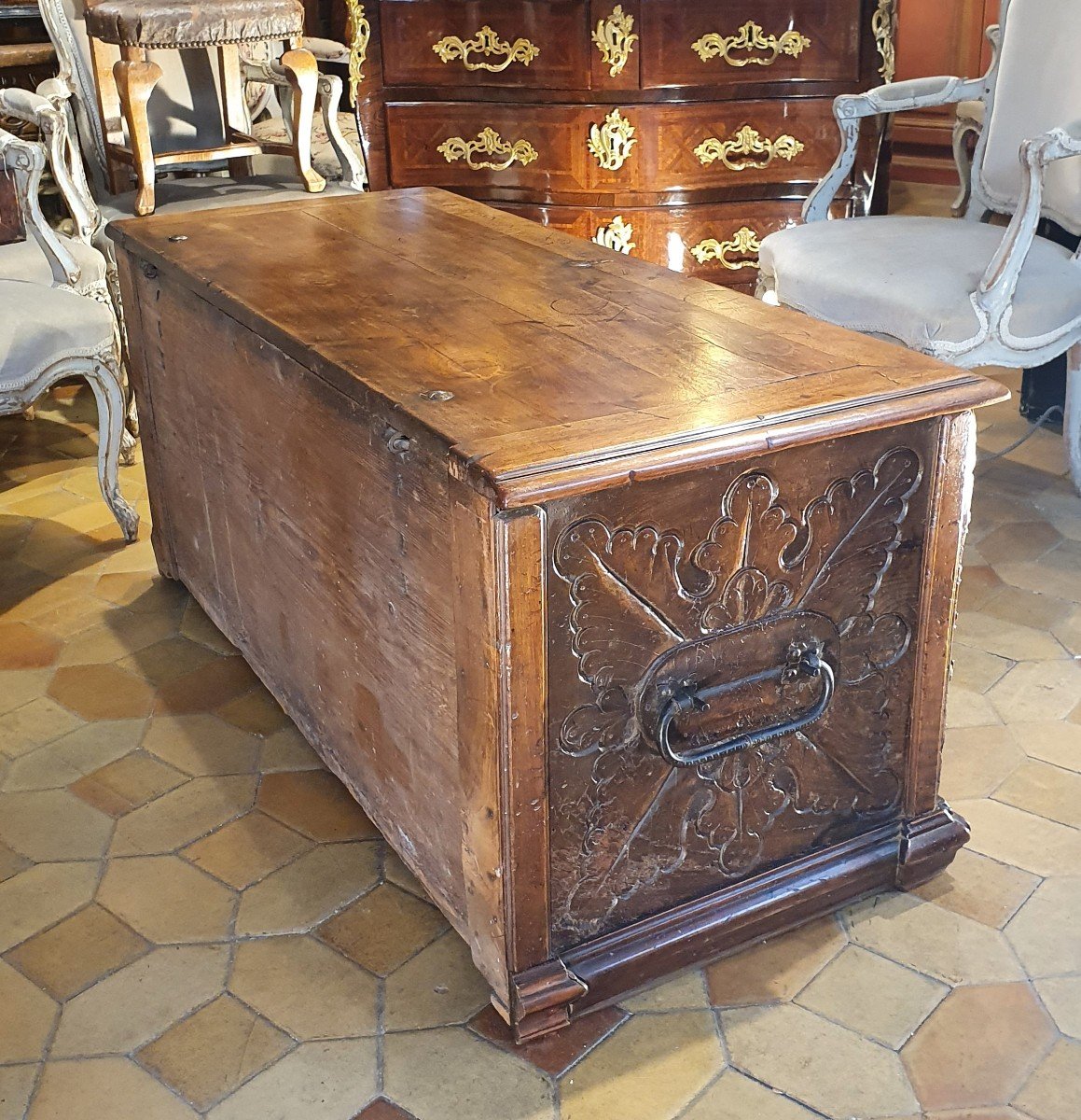 18th Century Wedding Chest-photo-3