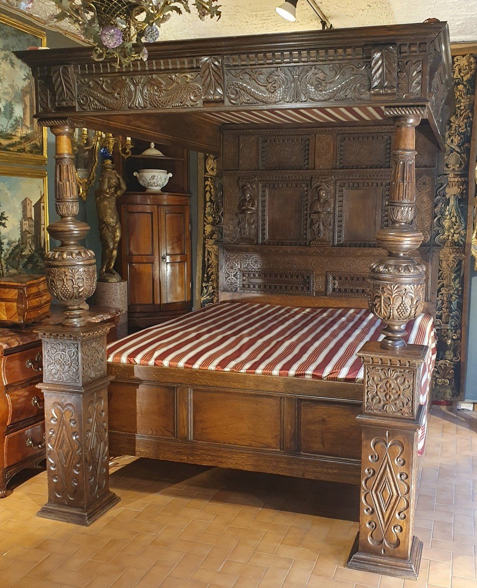 Important Tudor Style Canopy Bed