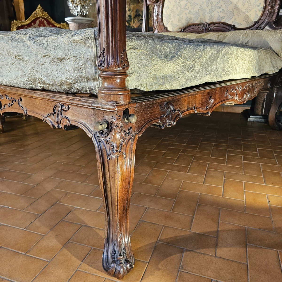 Important 19th Century Column Bed-photo-3