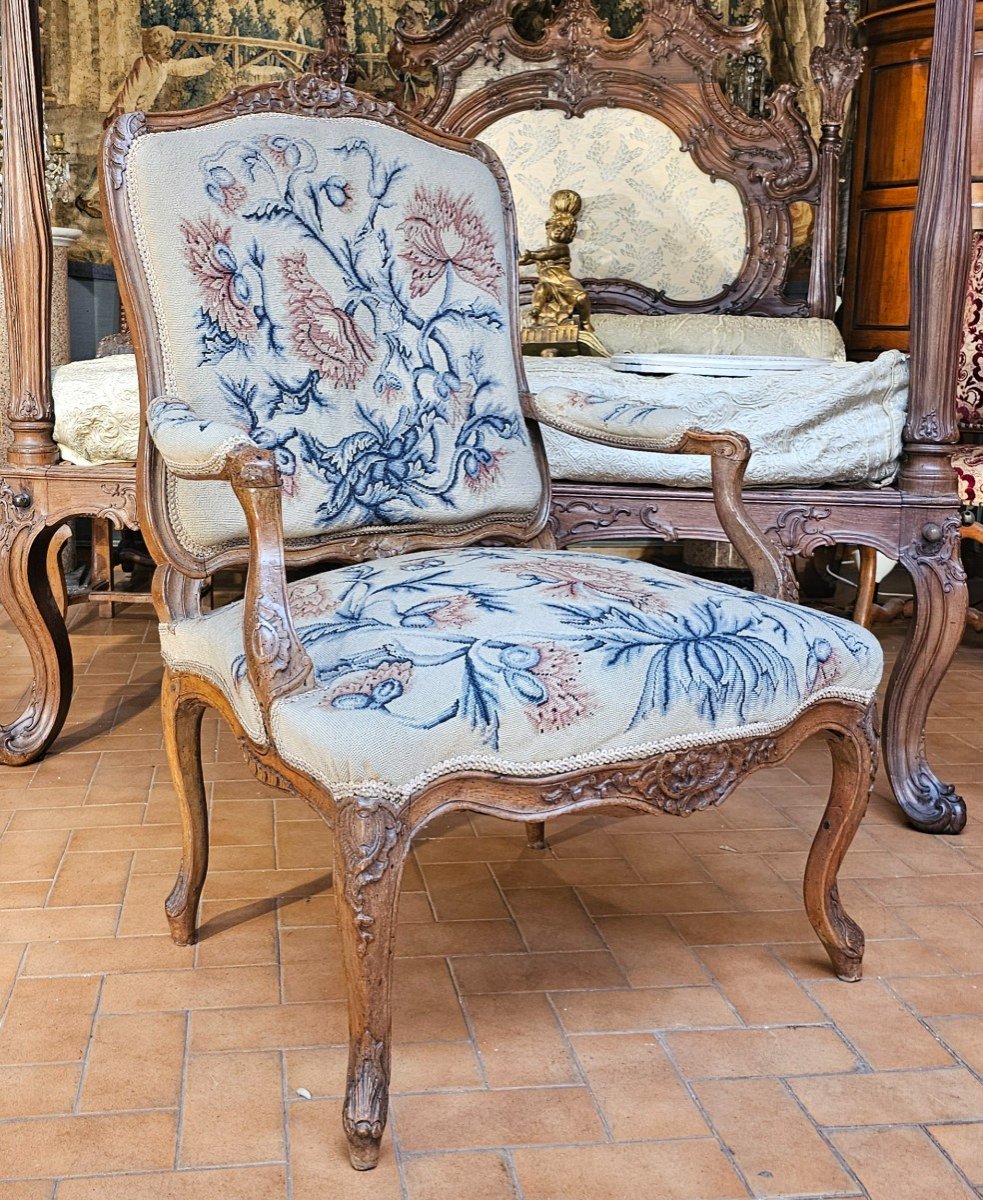 Large Fauteuil Epoque Louis XV