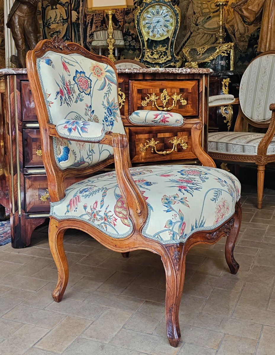 Paire De Larges Fauteuils Epoque Louis XV-photo-2