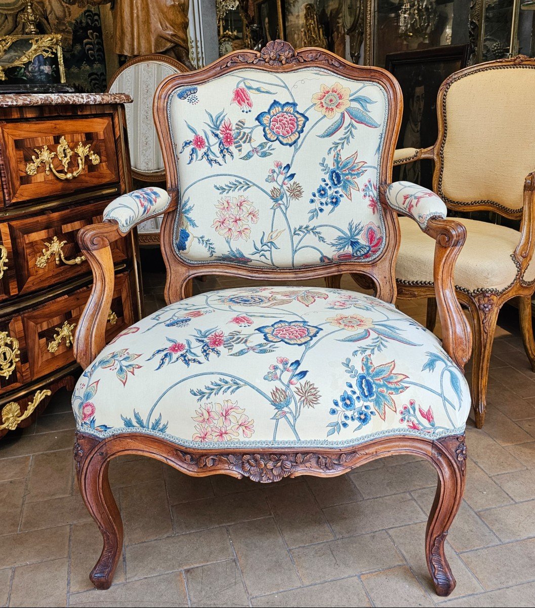 Paire De Larges Fauteuils Epoque Louis XV-photo-4