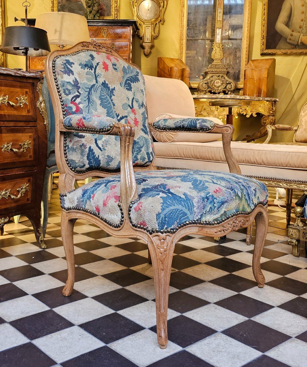 Paire De Larges Fauteuils Epoque Louis XV-photo-2