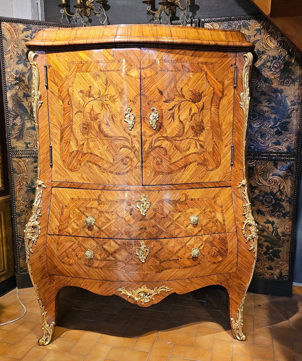 Important Curved Piece Of Furniture From The 18th Century-photo-2