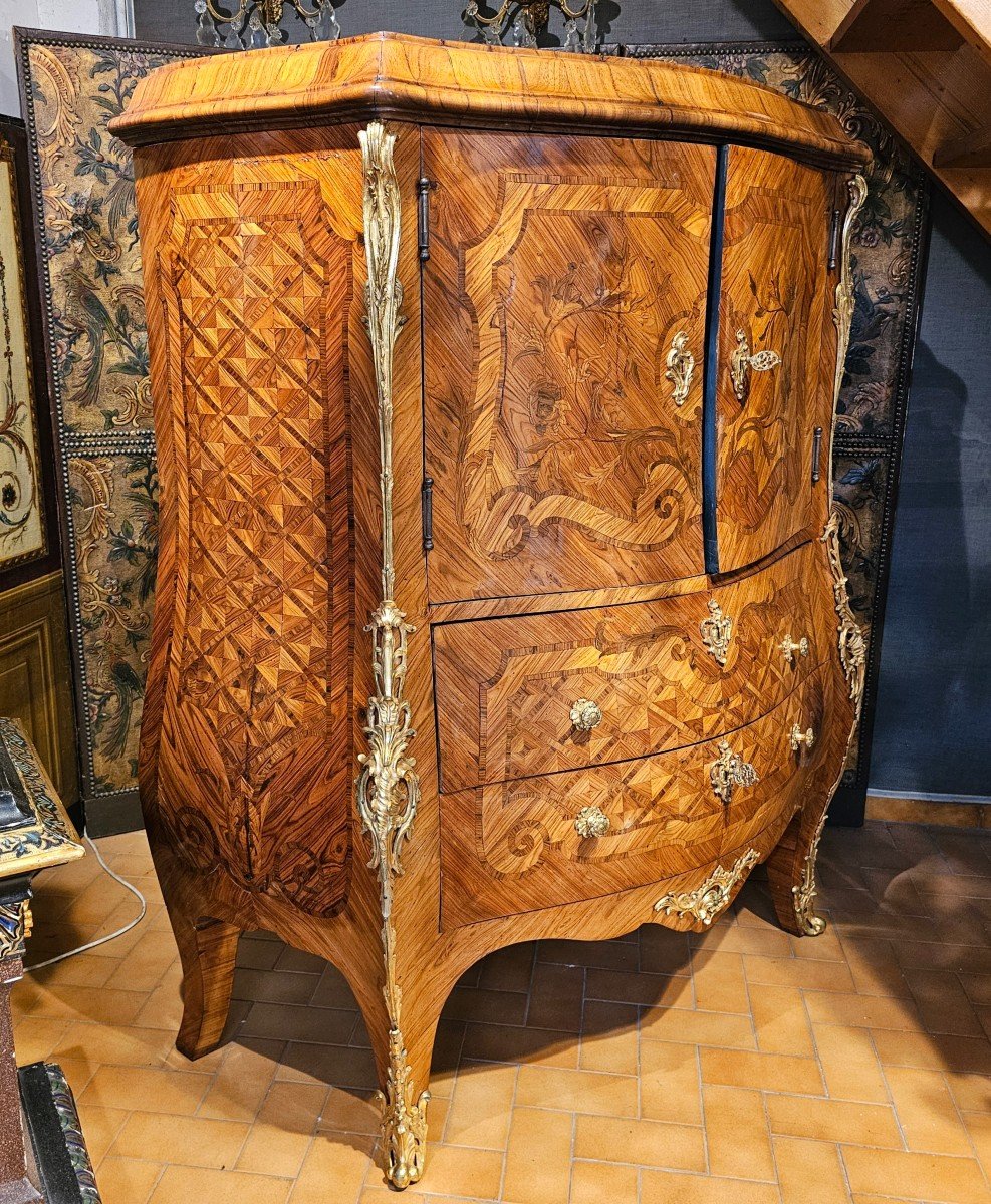 Important Curved Piece Of Furniture From The 18th Century-photo-3