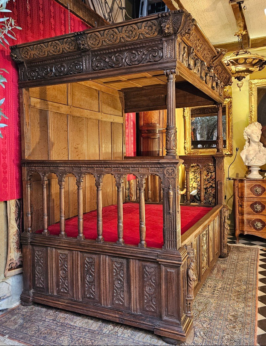 Renaissance Style Canopy Bed-photo-2