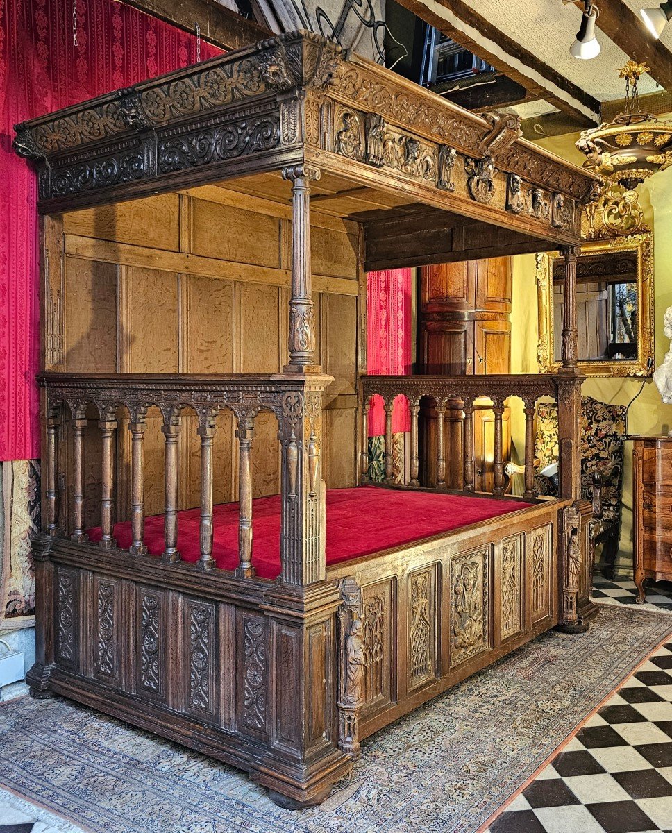 Renaissance Style Canopy Bed