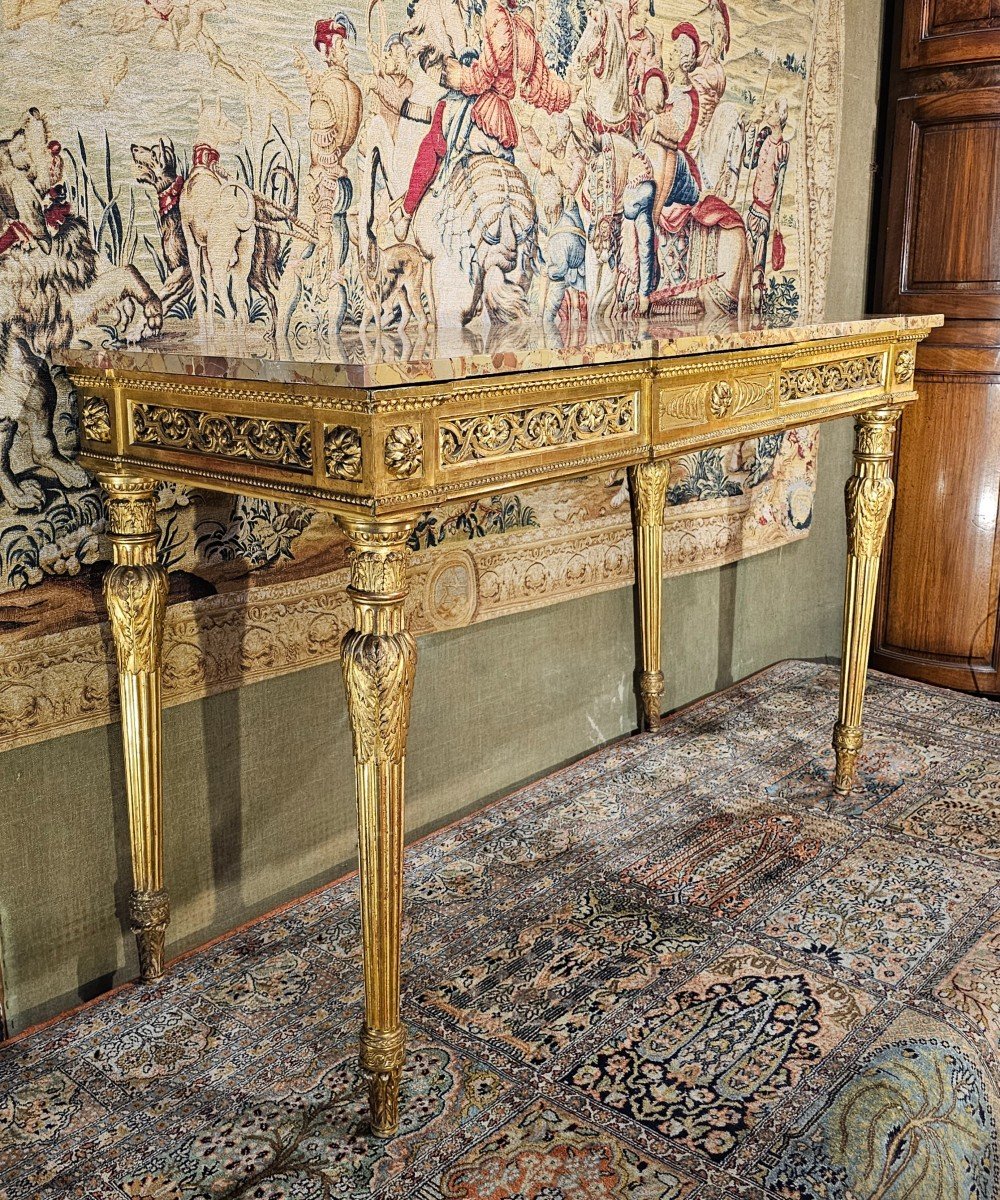 Console En Bois Doré Du XVIIIème Siècle