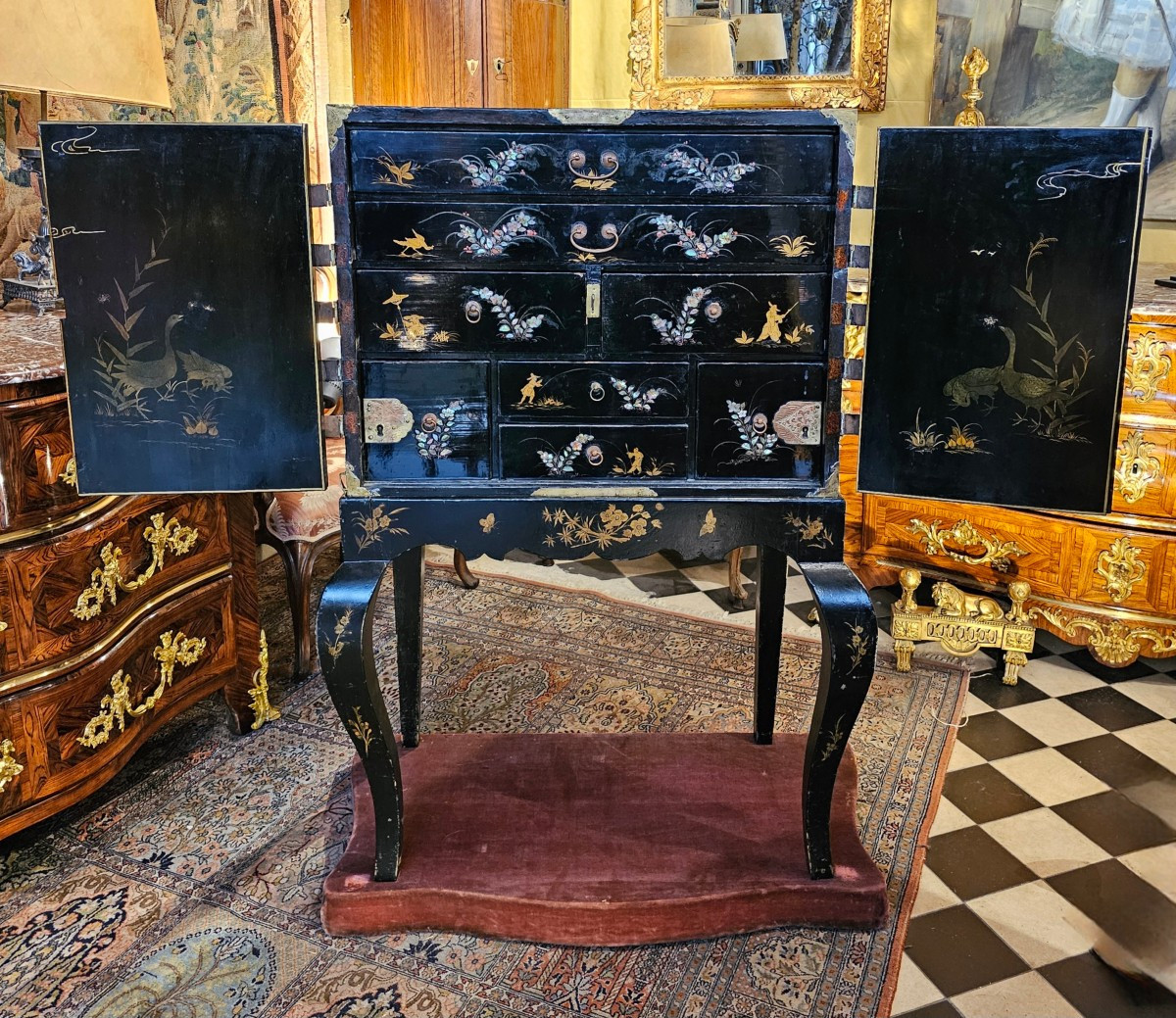 18th Century Lacquer Cabinet-photo-2