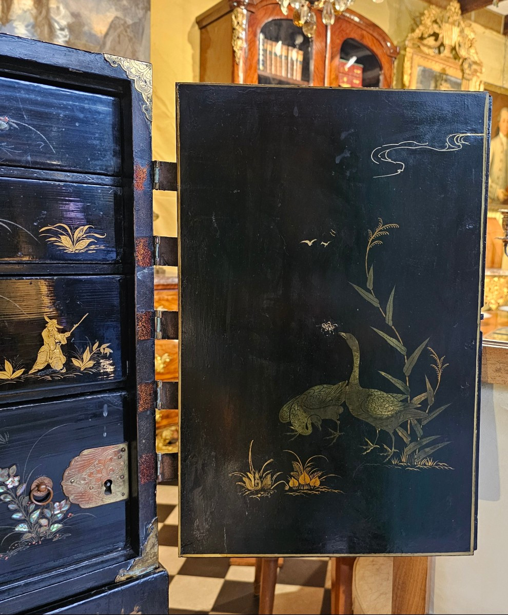 18th Century Lacquer Cabinet-photo-2