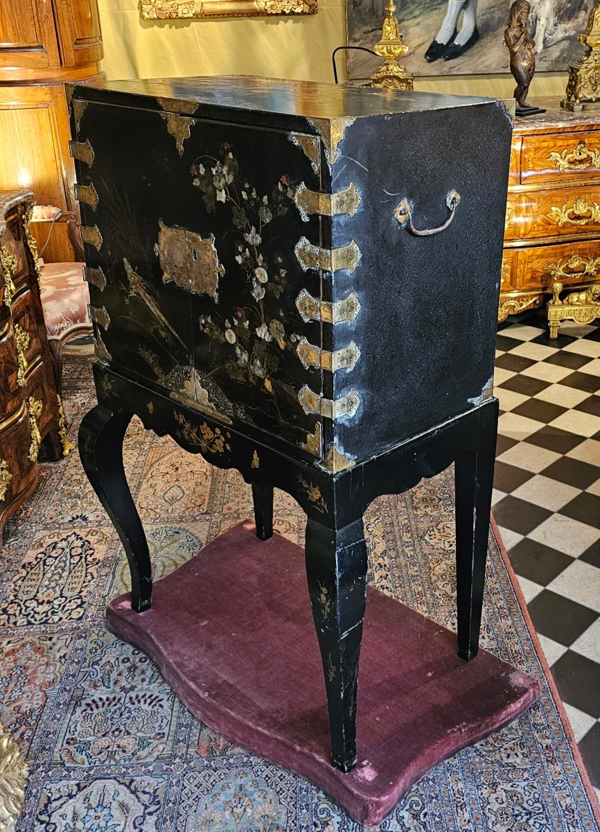 18th Century Lacquer Cabinet-photo-3