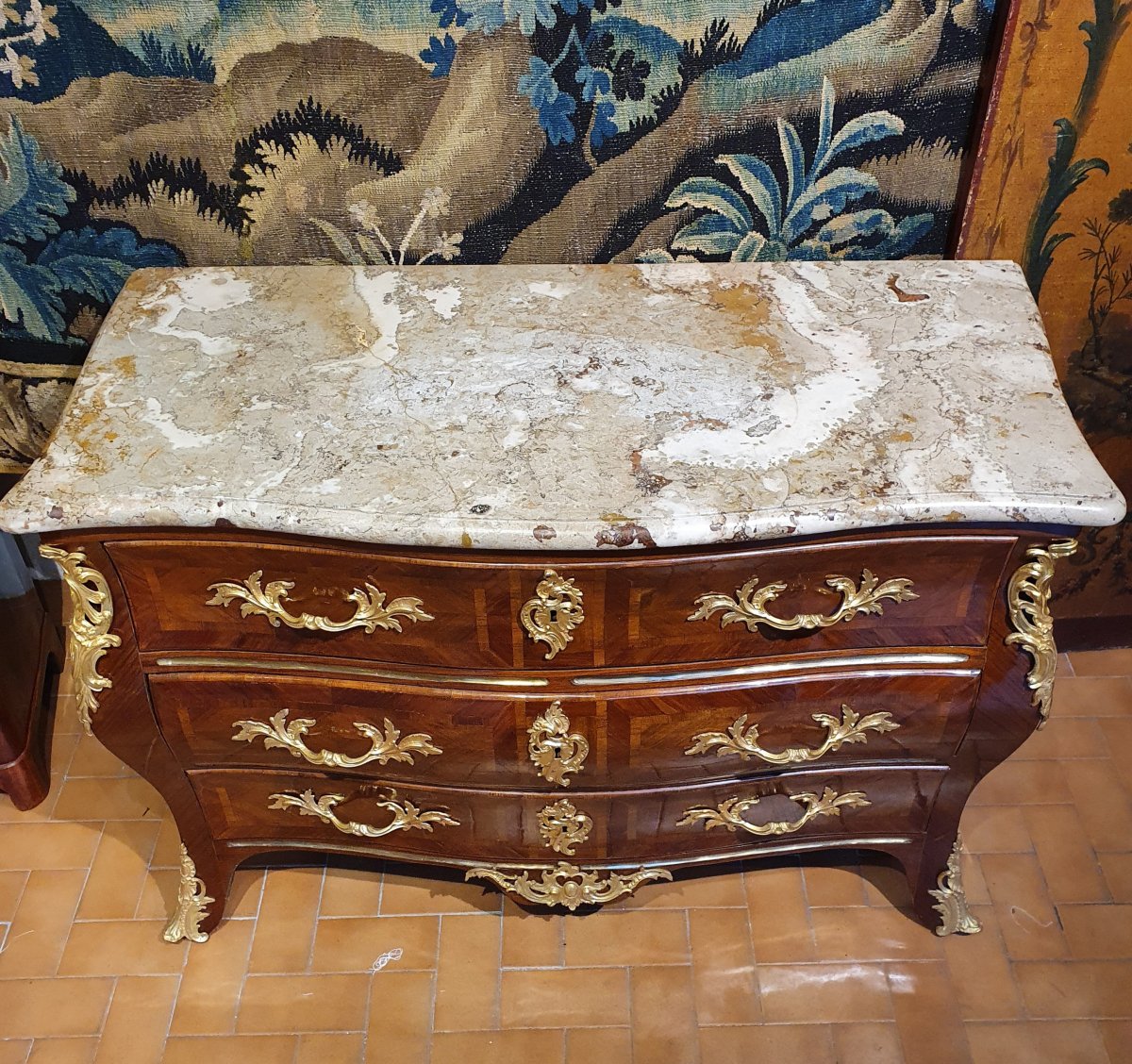 Louis XV Tomb Shape Commode-photo-4