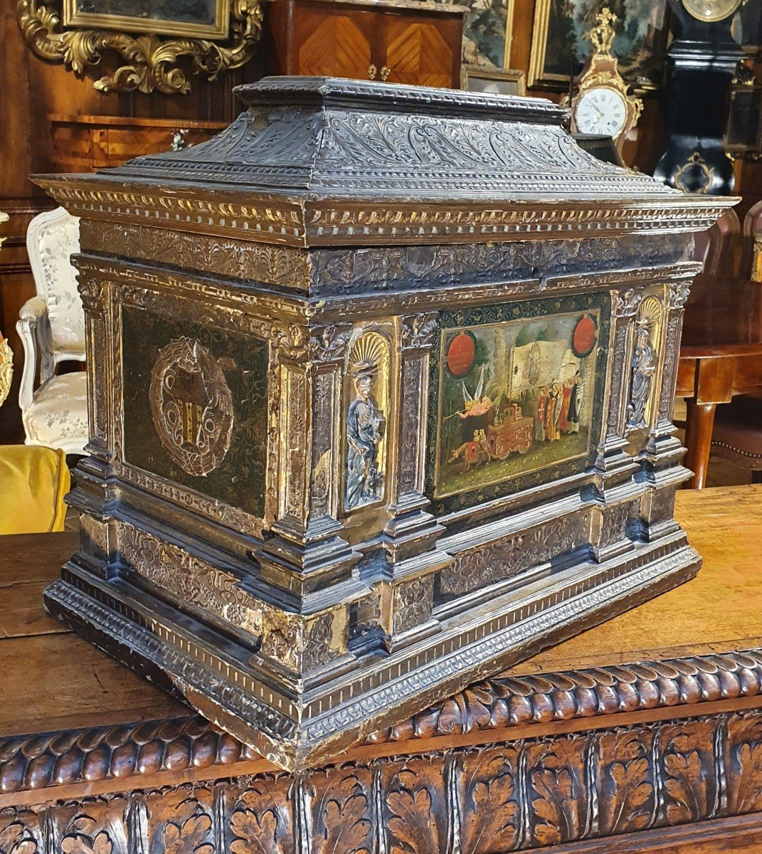 Rare 17th Century Chest-photo-4