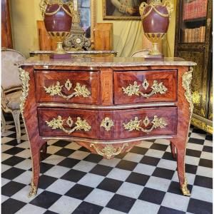 Commode De Forme Galbée Epoque Louis XV