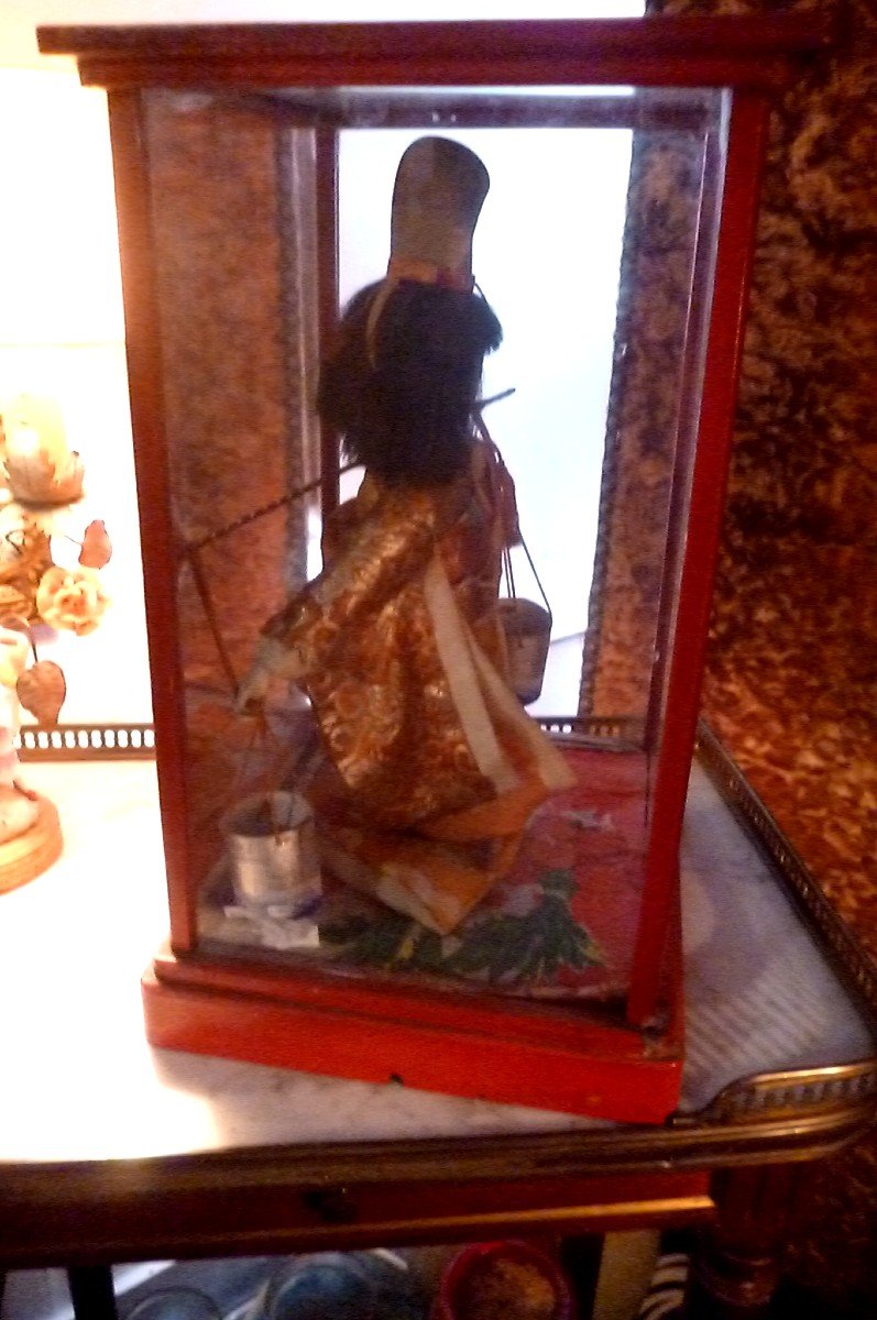 Vitrine   Poupée  Asiatique -photo-1