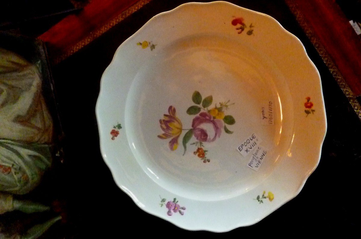 Plat En Porcelaine De Vienne époque XVIII E-photo-2