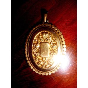 18k Gold Medallion 6 Grams