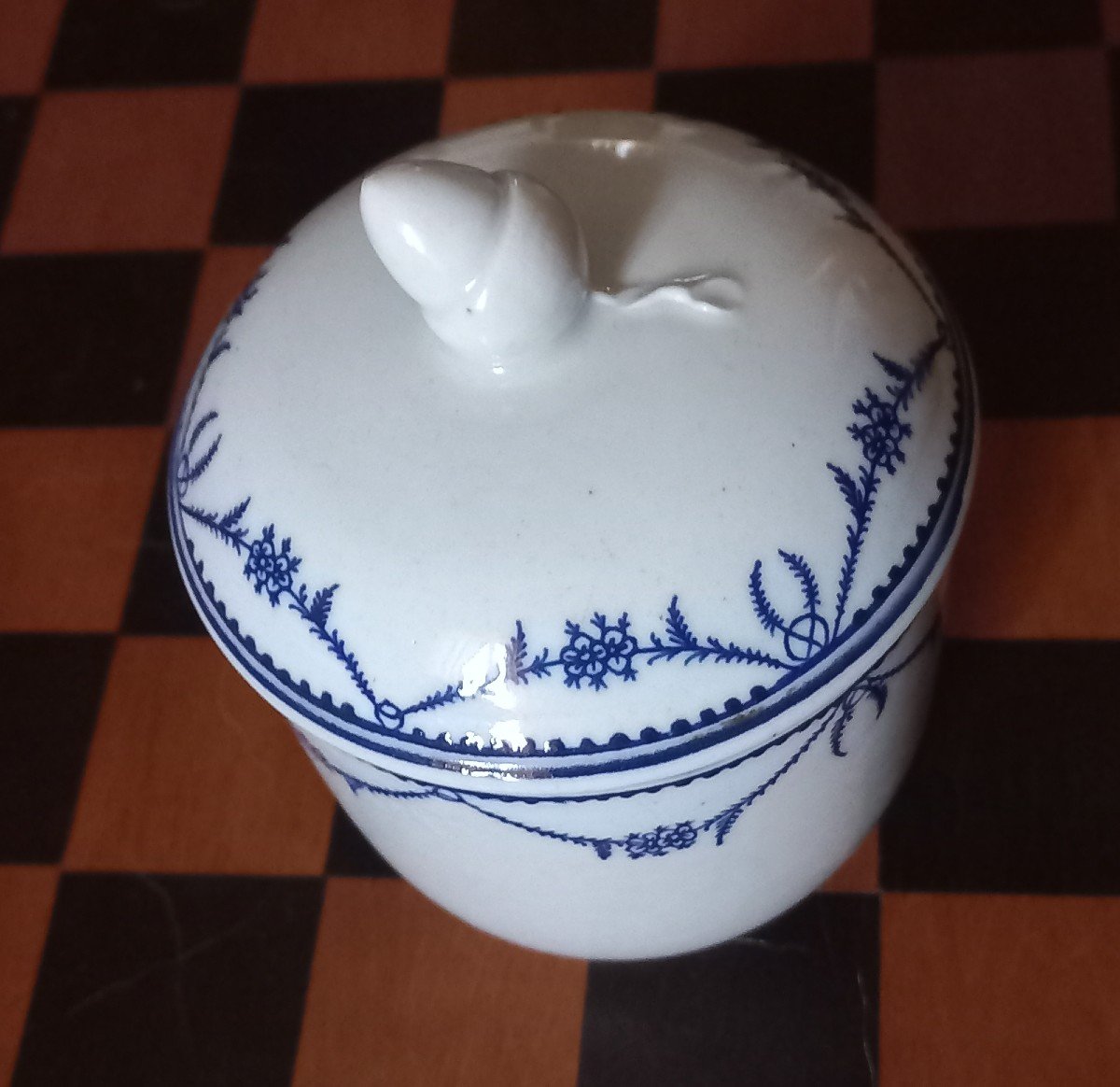 Tournai Porcelain Covered Pot