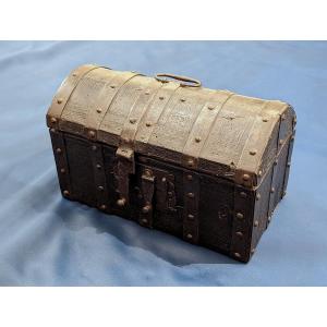 Sixteenth-century Leather Chest