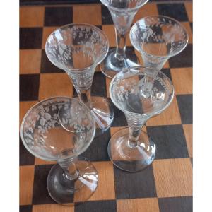 Suite De 5 Verres à  Liqueur 