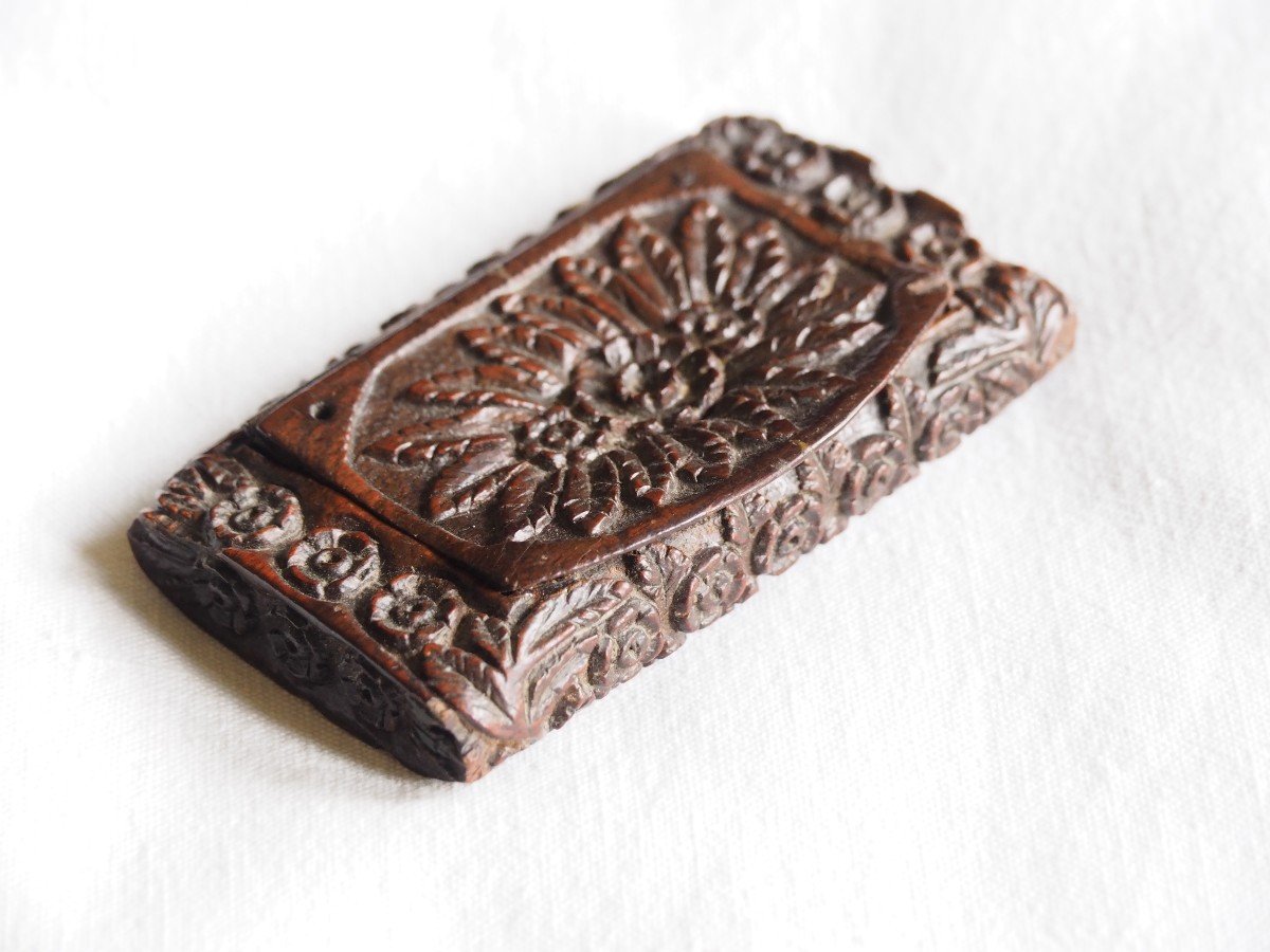 Carved Wooden Snuff Box-photo-4