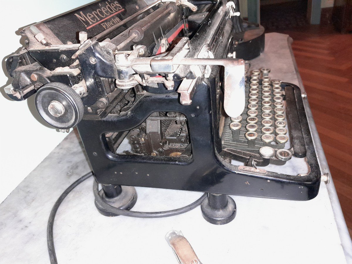 Mercedes Electra Typewriter-photo-2