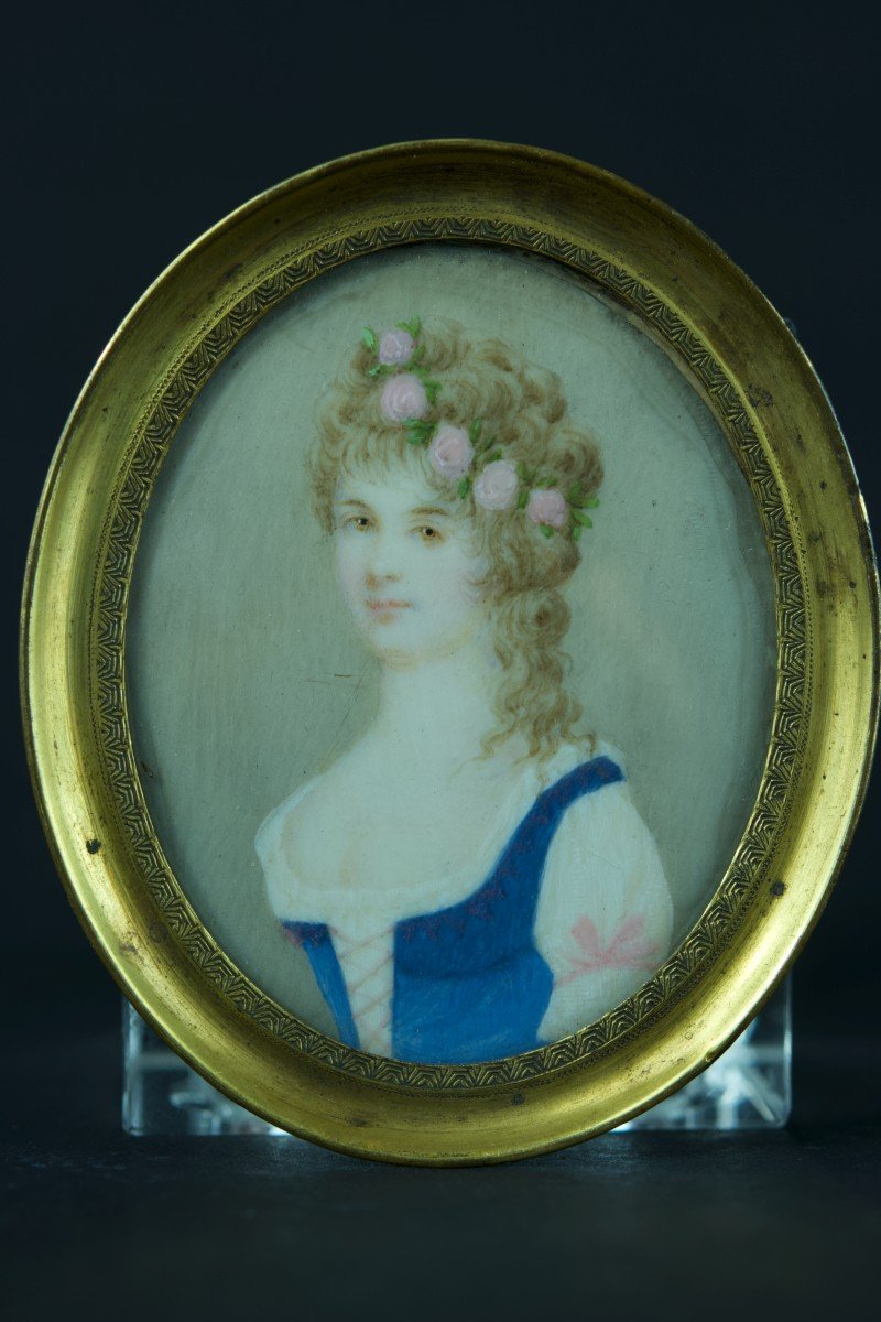 Ancienne Miniature Portrait De Jeune Femme Robe Bleue Lacets Couronne De Rose Louis XVI Ivoire-photo-3