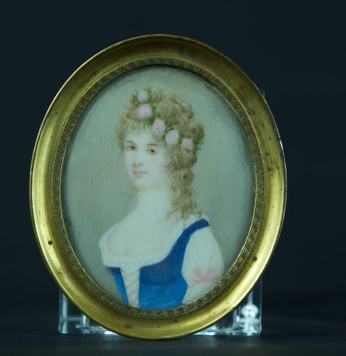 Ancienne Miniature Portrait De Jeune Femme Robe Bleue Lacets Couronne De Rose Louis XVI Ivoire