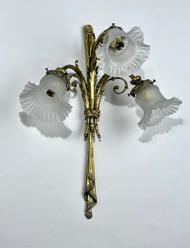 Pair Of Wall Sconces In Bronze And Frosted Glass Tulips-photo-1